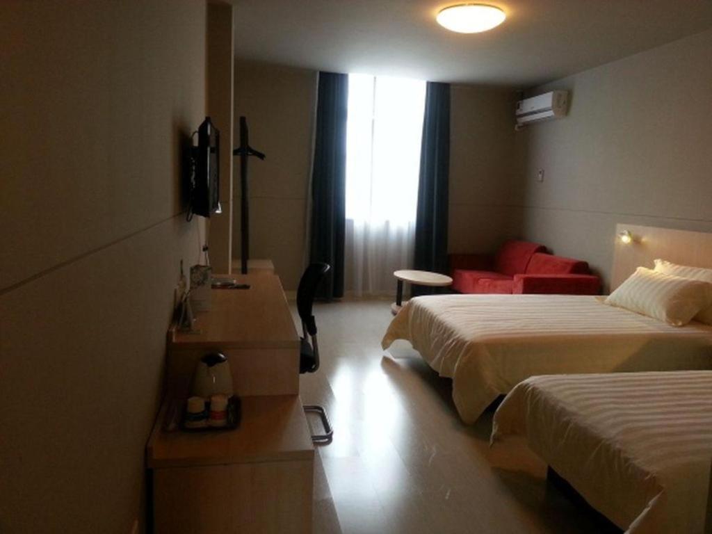 Hotel Jinjiang International Tourism And Zone Zhoupu Zhouzhu Highway Branch 2*