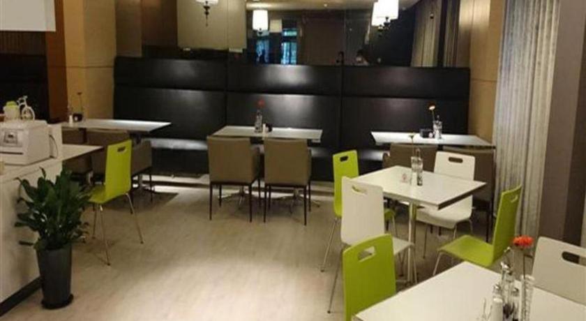Hotel Jinjiang International Tourism And Zone Zhoupu Zhouzhu Highway Branch 2*