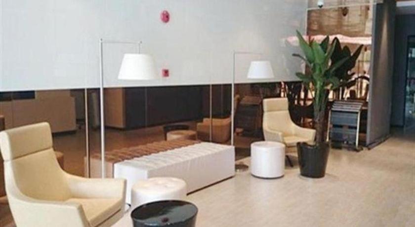 Hotel Jinjiang International Tourism And Zone Zhoupu Zhouzhu Highway Branch 2*