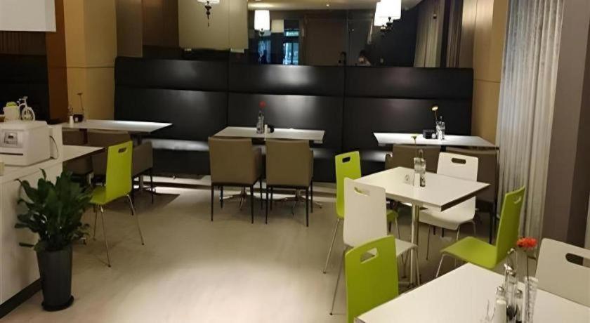 Hotel Jinjiang International Tourism And Zone Zhoupu Zhouzhu Highway Branch 2*