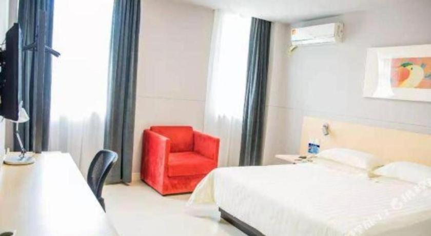 Jinjiang International Tourism And Zone Zhoupu Zhouzhu Highway Branch 2*